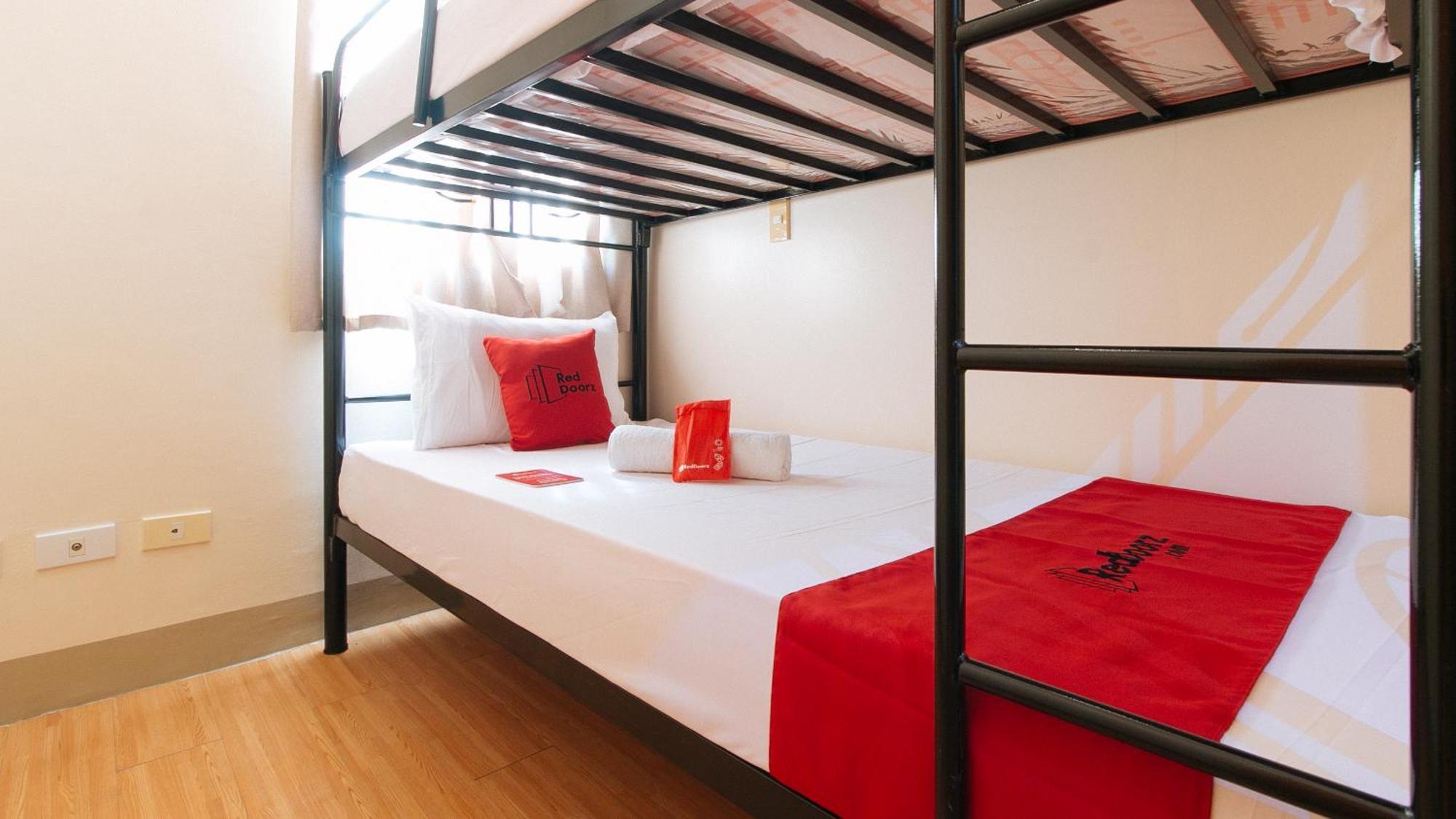 Reddoorz Plus At Alpina Heights Paranaque Paranaque City 外观 照片