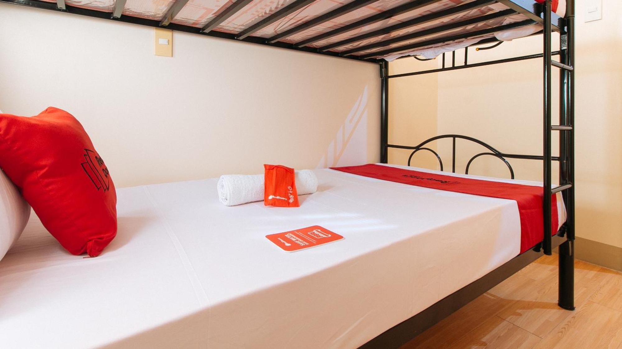 Reddoorz Plus At Alpina Heights Paranaque Paranaque City 外观 照片