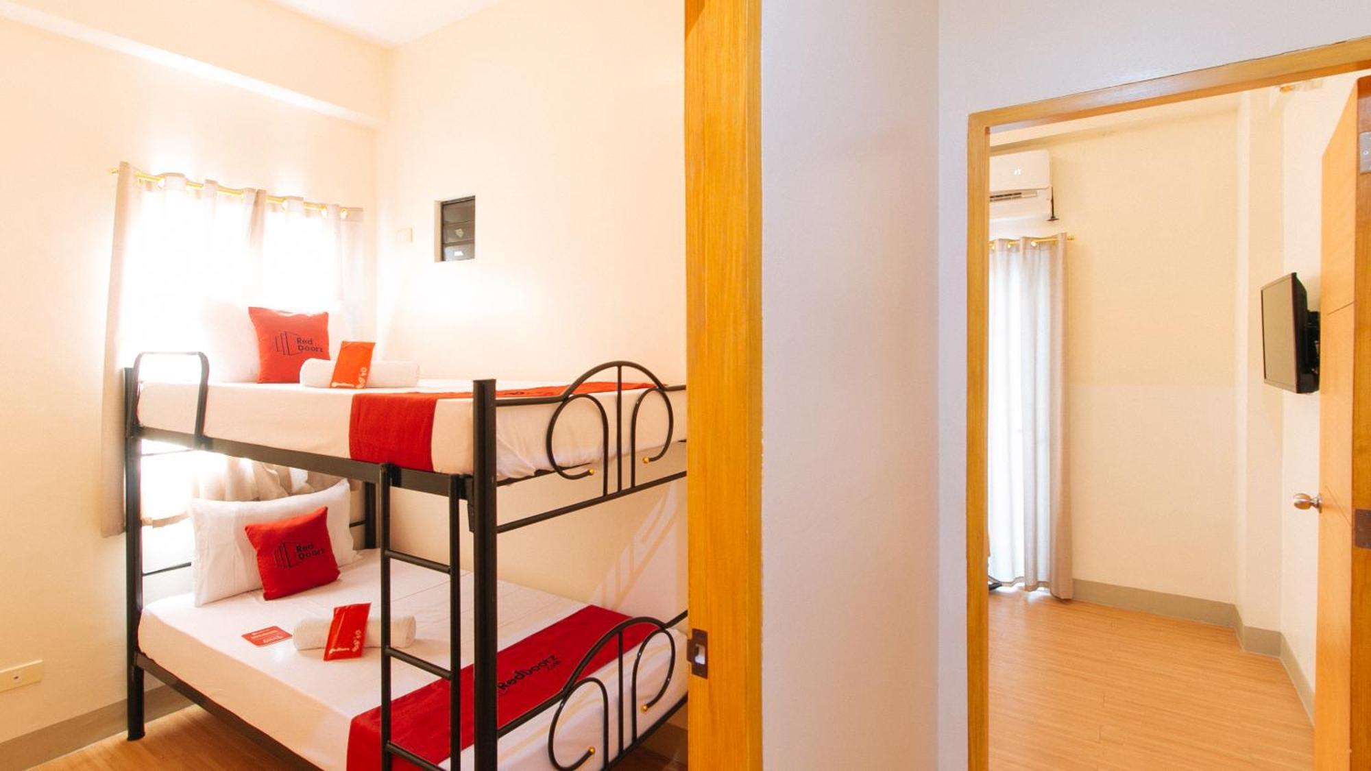 Reddoorz Plus At Alpina Heights Paranaque Paranaque City 外观 照片